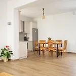 Anemoessa House *