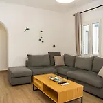 Anemoessa House