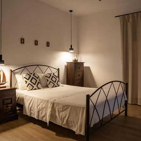 Anemoessa House Pera Gyalos