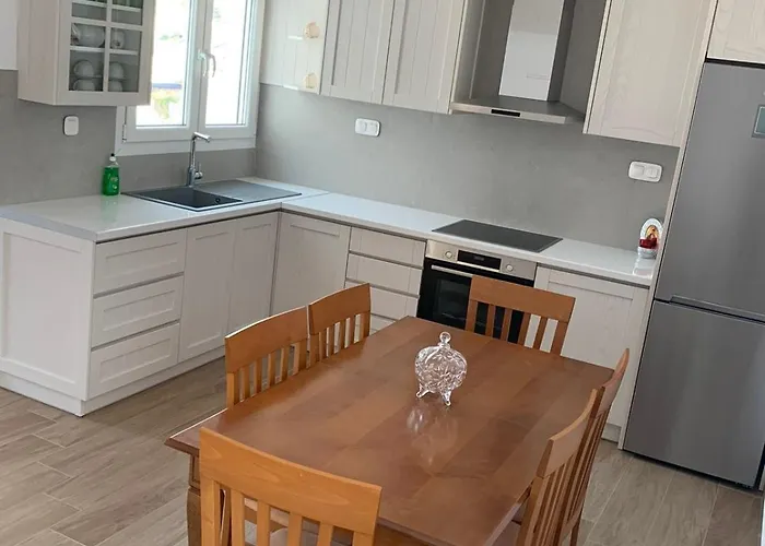 بيت للعطل Anemoessa House *